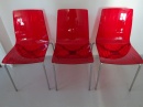 3 židle červená plast